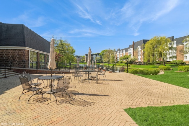 100 Lake Blvd Unit 646, Buffalo Grove, IL 60089 - view of patio / terrace
