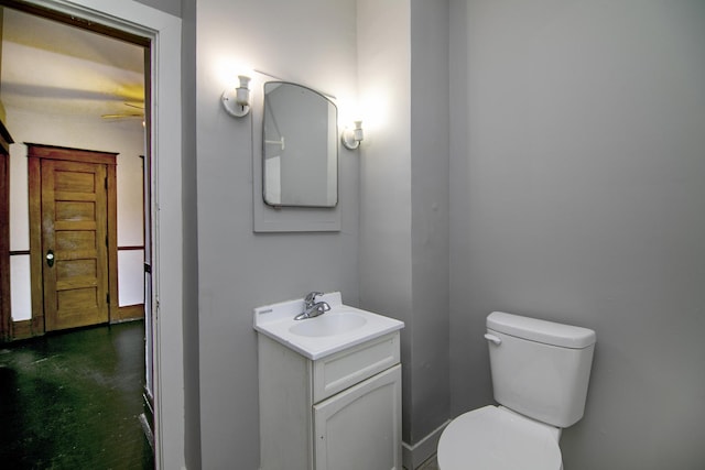 152 S Greenwood Ave, Kankakee, IL 60901 - half bath with toilet, vanity, and baseboards