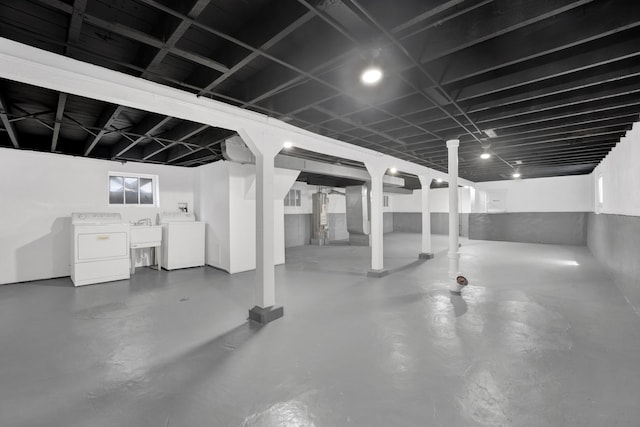 1022 N Lavergne Ave, Chicago, IL 60651 - finished basement with a sink and washer and clothes dryer