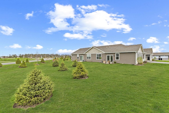 1187 Sonoma Ct, Pingree Grove, IL 60140 - rear view of property featuring a yard