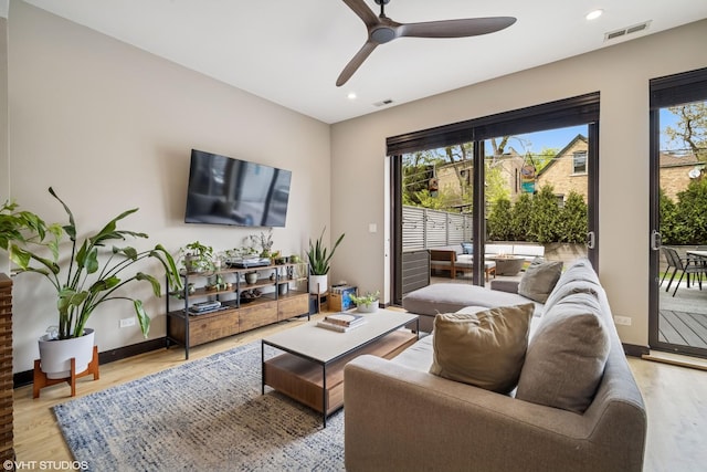 2130 W N Ave Unit 208, Chicago, IL 60647 - living area featuring a ceiling fan, light wood finished floors, recessed lighting, and baseboards