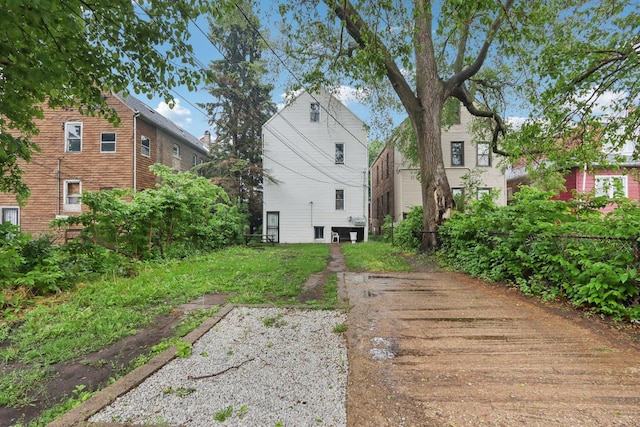 8548 S Manistee Ave, Chicago, IL 60617 - view of back of property