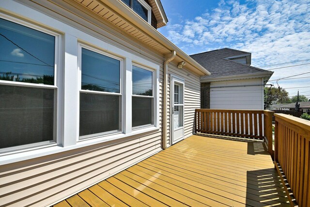 5813 W Eastwood Ave, Chicago, IL 60630 - view of deck