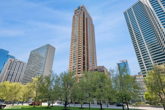 1160 S Michigan Ave Unit 3805, Chicago, IL 60605 - view of property with a city view