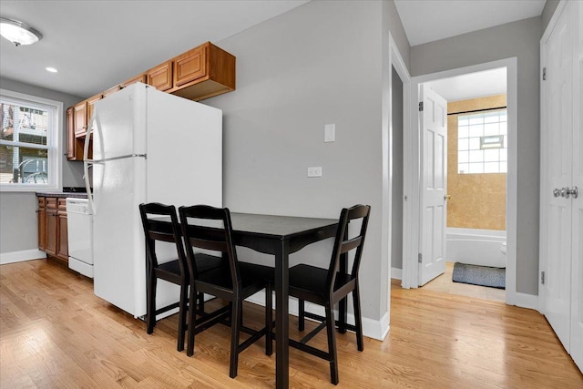2907 W Summerdale Ave Unit D2, Chicago, IL 60625 - dining area featuring light wood-style flooring, baseboards, and recessed lighting