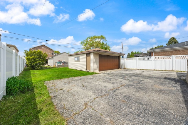 view of detached garage