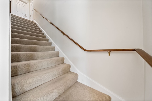 6590 Beech Ln, Libertyville, IL 60048 - view of stairs
