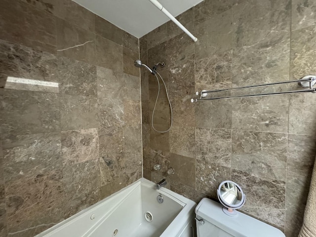 7033 N Kedzie Ave Unit 904, Chicago, IL 60645 - full bath with toilet and a combined bath / shower with jetted tub