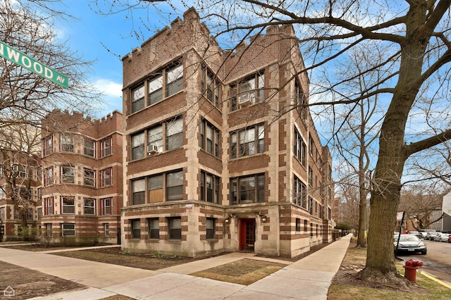 1347 E Hyde Park Blvd, Chicago, IL 60615 - view of apartment building / complex