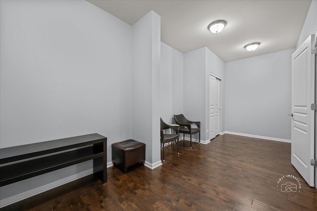 729 Hamilton Dr, South Elgin, IL 60177 - interior space with wood finished floors and baseboards