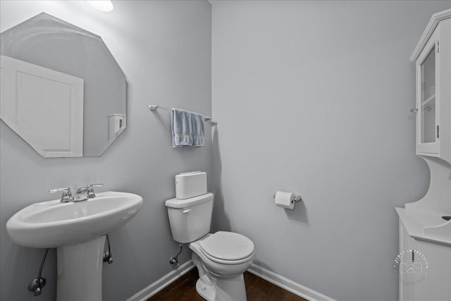 729 Hamilton Dr, South Elgin, IL 60177 - half bath featuring wood finished floors and baseboards