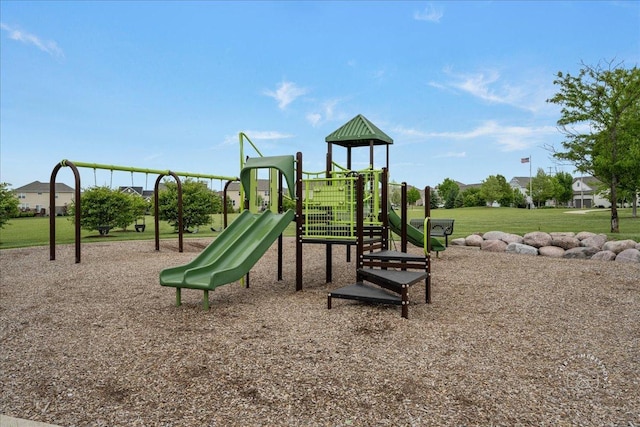 729 Hamilton Dr, South Elgin, IL 60177 - community play area featuring a lawn