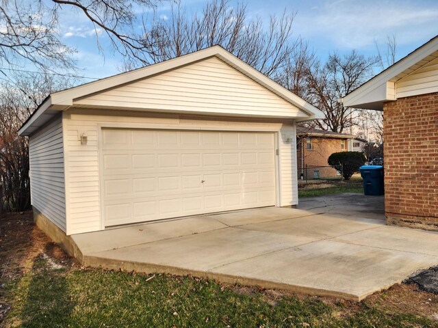 319 Serena Dr, Chicago Heights, IL 60411 - view of detached garage