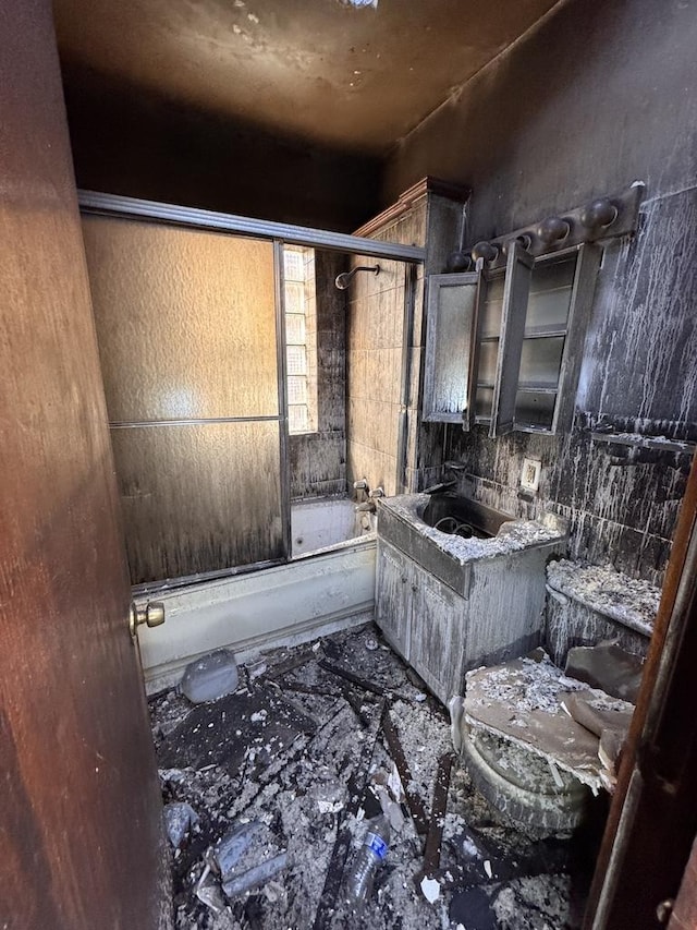 8020 S Colfax Ave, Chicago, IL 60617 - full bath featuring bath / shower combo with glass door