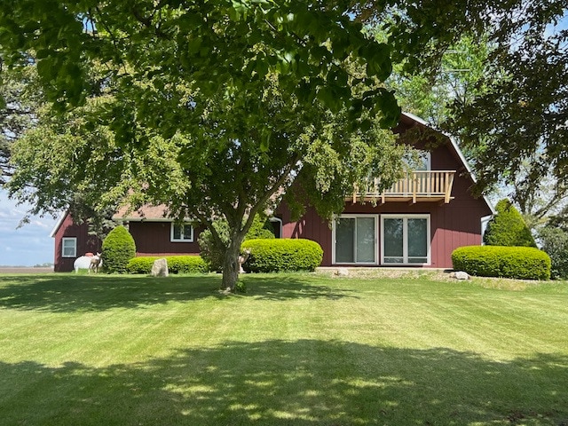 2958 N 1100 E Rd, Clifton, IL 60927 - back of house featuring a yard
