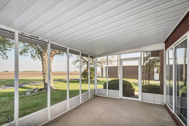 2958 N 1100 E Rd, Clifton, IL 60927 - unfurnished sunroom featuring plenty of natural light and lofted ceiling
