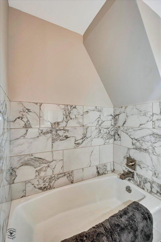 2958 N 1100 E Rd, Clifton, IL 60927 - bathroom with a tub to relax in