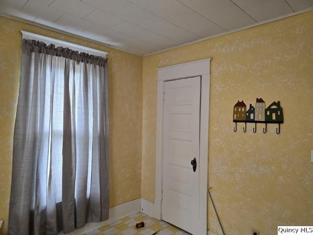 722 Wabash Ave, Carthage, IL 62321 - view of unfurnished room