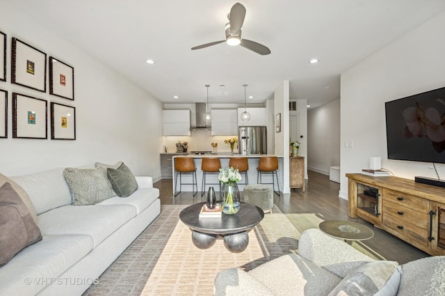 2743 N Ashland Ave Unit 2S, Chicago, IL 60614 - living area with wood finished floors, ceiling fan, baseboards, and recessed lighting