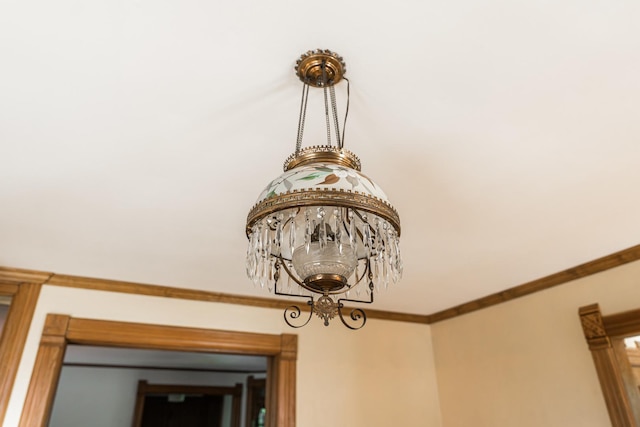 706 Washington Ave, Dixon, IL 61021 - detailed view of ornamental molding