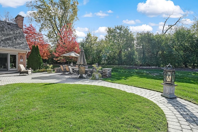 2 Hampton Ct, Burr Ridge, IL 60527 - view of green lawn featuring a patio area