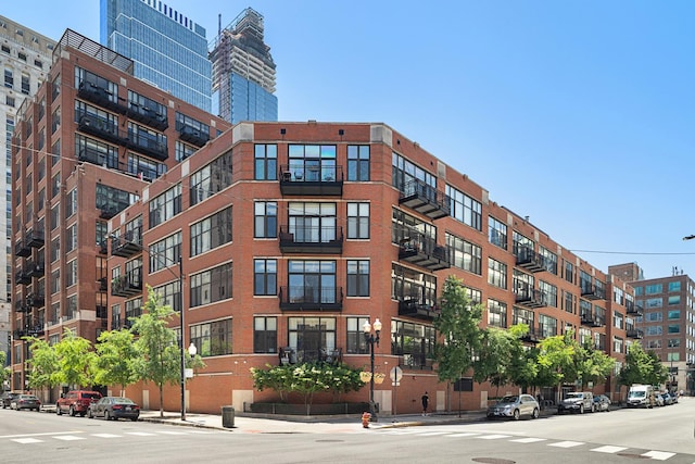 333 W Hubbard St Unit 704, Chicago, IL 60654 - view of apartment building / complex