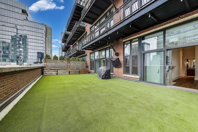 333 W Hubbard St Unit 704, Chicago, IL 60654 - view of yard featuring fence