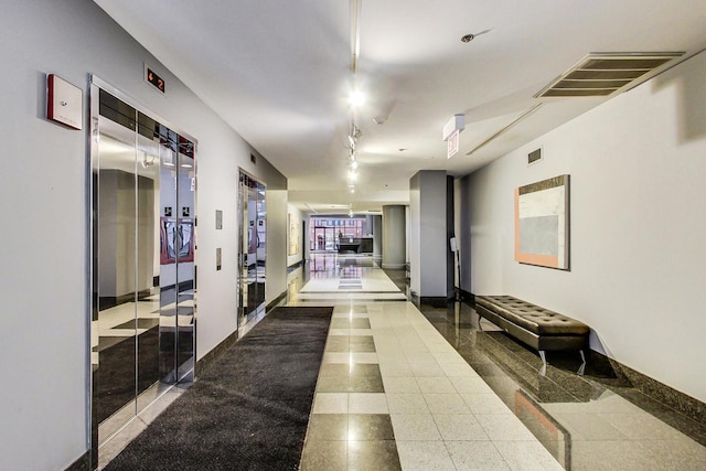 333 W Hubbard St Unit 704, Chicago, IL 60654 - view of lobby