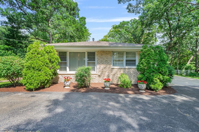 11S047 Palisades Rd, Burr Ridge, IL 60527 - photo 1