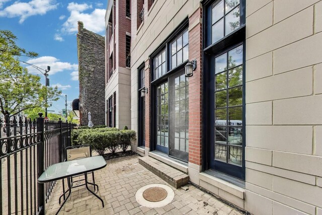 3506 N Southport Ave Unit 1N, Chicago, IL 60657 - view of patio with fence