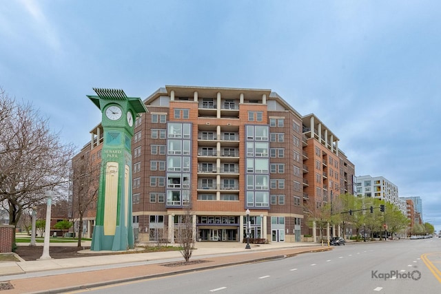 437 W Division St Unit 505, Chicago, IL 60610 - view of apartment building / complex