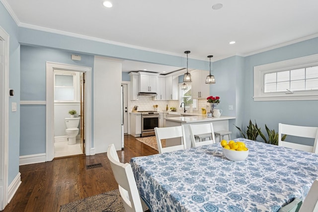 225 N Knight Ave, Park Ridge, IL 60068 - dining space with dark wood-style flooring, plenty of natural light, crown molding, baseboards, and recessed lighting