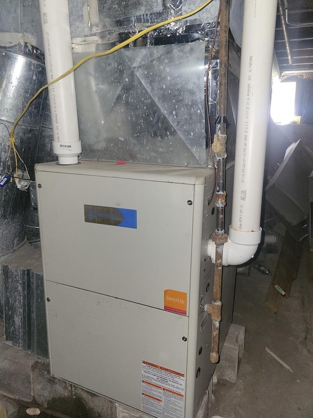 172 N Greenwood Ave, Kankakee, IL 60901 - utility room with heating unit