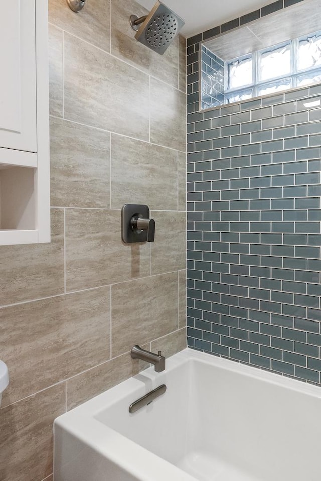 4937 N Opal Ave, Norridge, IL 60706 - full bath with bathing tub / shower combination