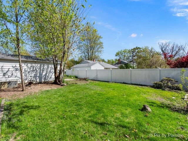 488 N 1st St, Gurnee, IL 60031 - view of yard