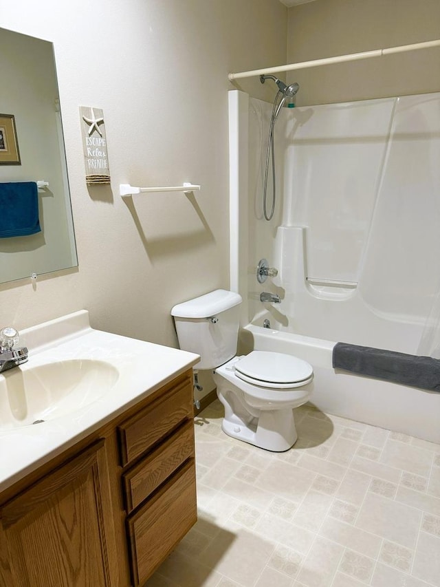 1004 N Hill Dr, Dixon, IL 61021 - full bathroom featuring vanity, toilet, and shower / bathtub combination