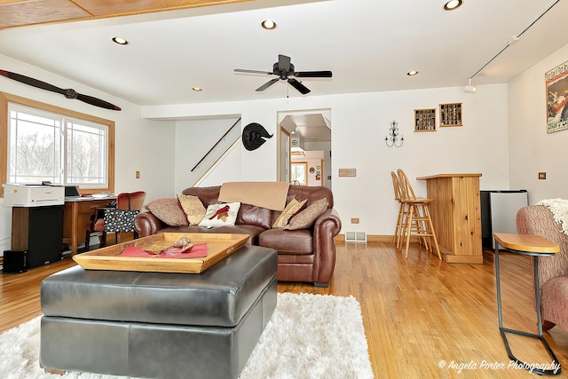 41551 N Lotus Ave, Antioch, IL 60002 - living area featuring light wood-style floors, a ceiling fan, and recessed lighting