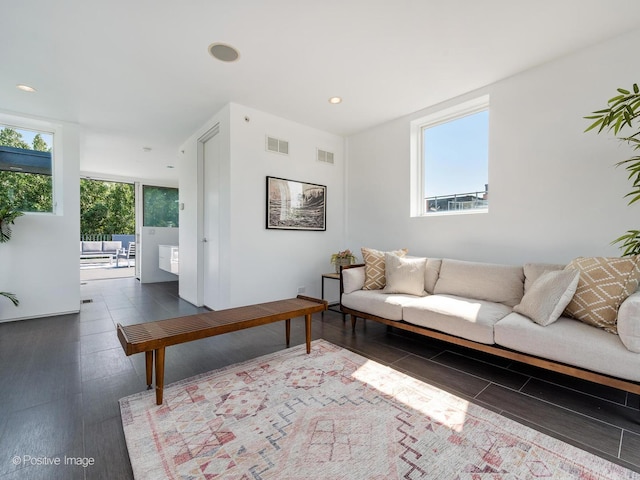 1729 W Potomac Ave, Chicago, IL 60622 - living room with recessed lighting