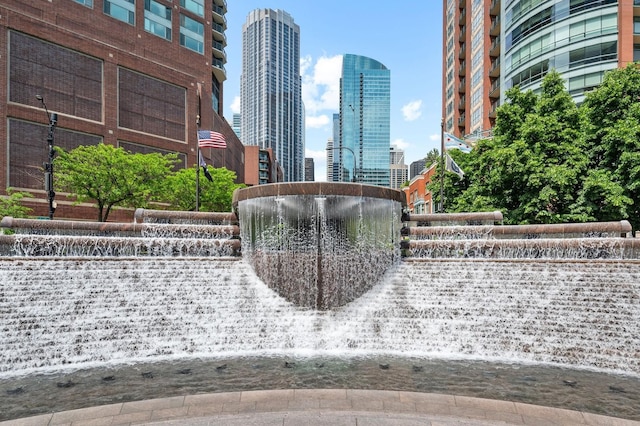 445 E N Water St Unit 2105, Chicago, IL 60610 - surrounding community with a view of skyline