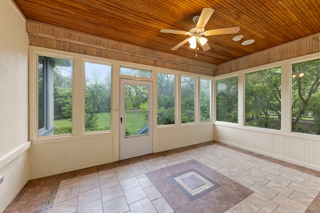 1161 Gavin Ct, Lake Forest, IL 60045 - unfurnished sunroom featuring a ceiling fan and healthy amount of natural light