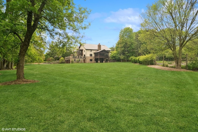 236 Steeplechase Rd, Barrington Hills, IL 60010 - view of green lawn featuring a balcony