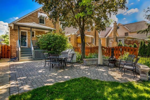 5236 N Mobile Ave, Chicago, IL 60630 - view of patio with fence