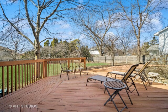 210 Constance Ln, Northbrook, IL 60062 - deck featuring fence
