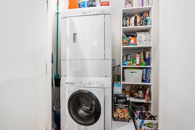 washroom featuring estacked washer and dryer