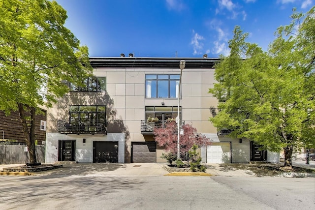 3152 N Clifton Ave, Chicago, IL 60657 - view of property featuring an attached garage
