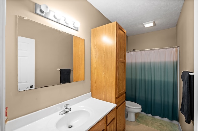 421 Sunset Dr, Colfax, IL 61728 - bathroom featuring toilet, vanity, curtained shower, a textured ceiling, and tile patterned flooring