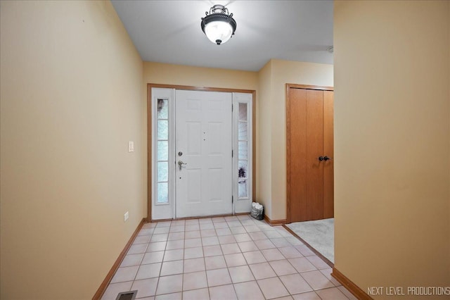 513 Coventry Ct, Oswego, IL 60543 - entrance foyer featuring baseboards