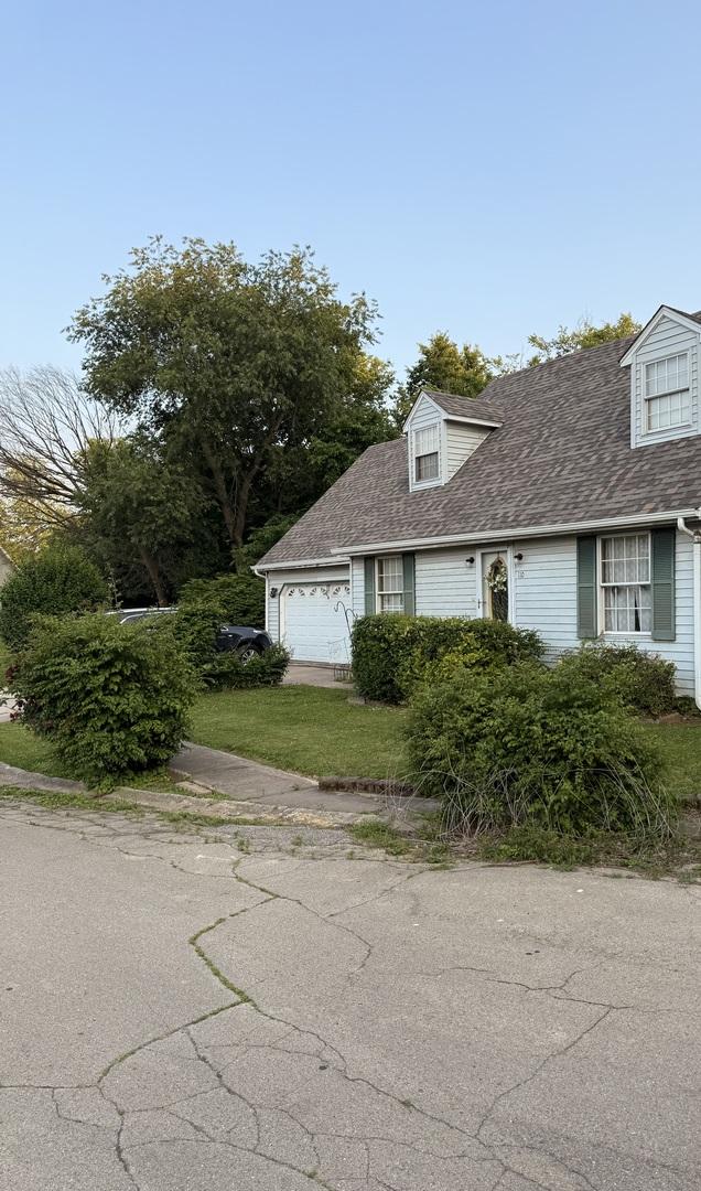 110 W Wayne Dr, Catlin, IL 61817 - view of side of property with roof with shingles