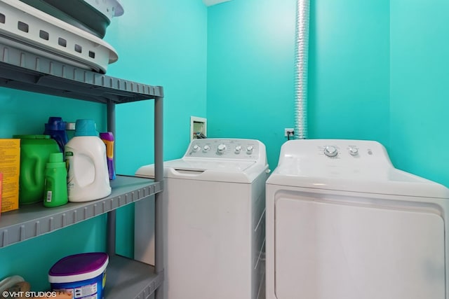 148 Azalea Cir Unit 0, Romeoville, IL 60446 - laundry area featuring washing machine and dryer