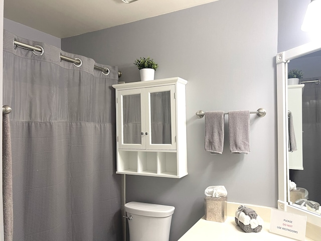 1510 Seville Ct Unit A1, Wheeling, IL 60090 - bathroom featuring vanity and a shower with shower curtain